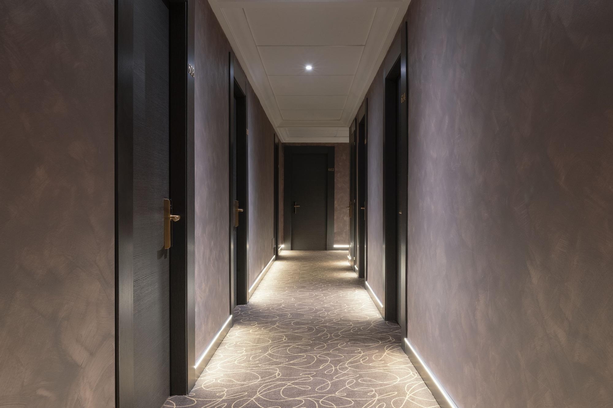 Mokinba Hotels King Milano Exteriör bild