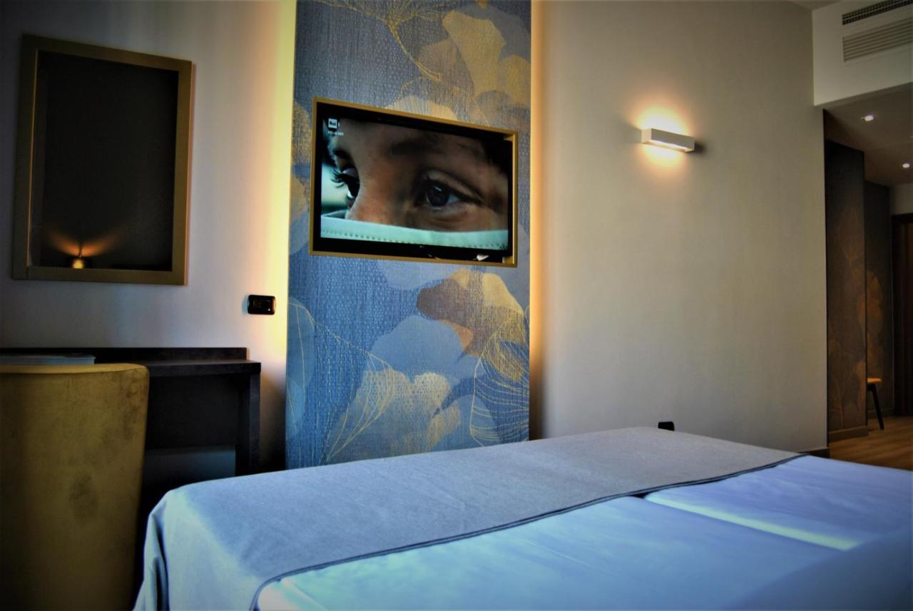 Mokinba Hotels King Milano Exteriör bild
